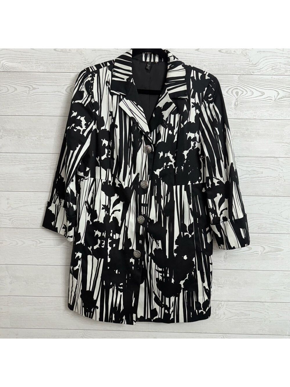 Tahari Women’s Cotton Black & White Print Jacket. Size M